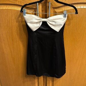 Brand new never worn Princess Polly silk Bow dress! Size 2